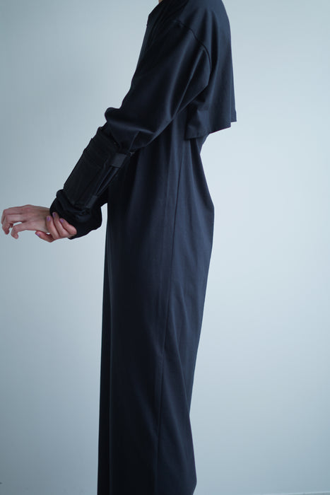 pelleq<br>back open long sleeve dress T<br>DESERT/BLACK