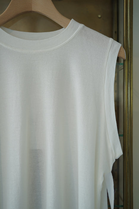 pelleq<br>sheer back open sleeveless T<br>in 4 colors