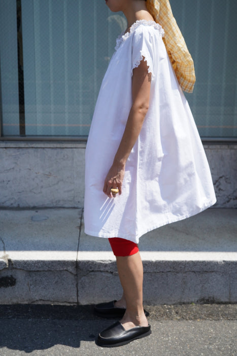 ANTIQUE<BR>LACE NIGHT DRESS