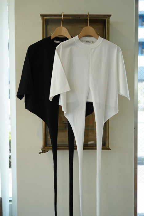 pelleq<br>front tie T<br>in 2 colors
