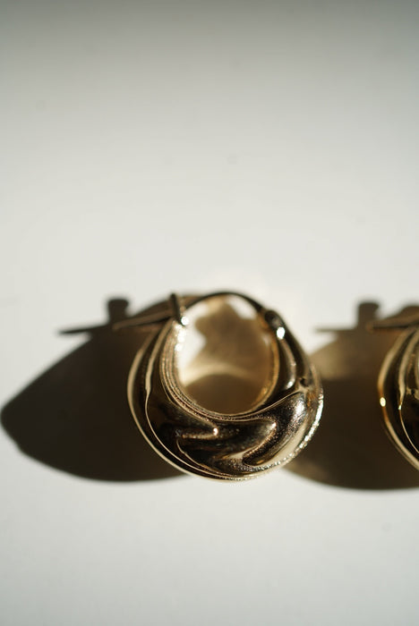 SAPIR BACHAR<br>GOLD MINI ETERNITY HOOPS