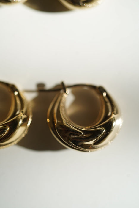 SAPIR BACHAR<br>GOLD MINI ETERNITY HOOPS