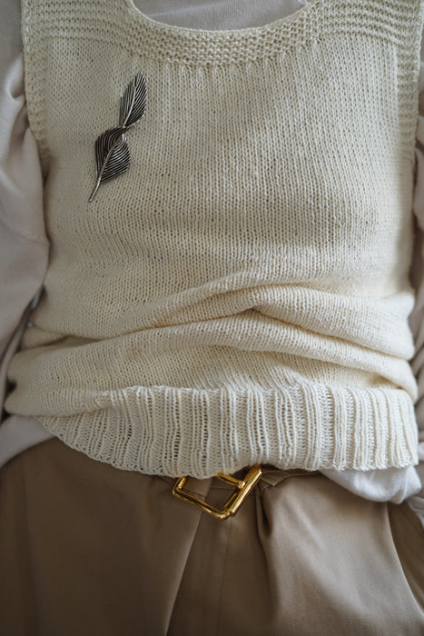 ANTIQUE<BR>HANDMADE KNITTED VEST<BR><BR>SOLD OUT