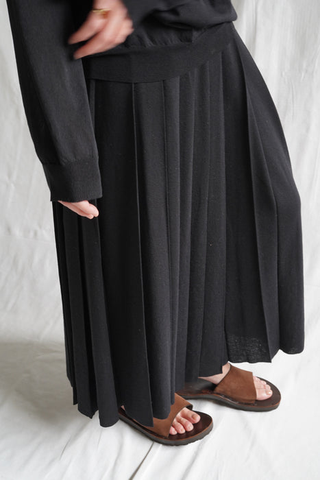 CRISTASEYA<br>WASHI PAPER PLEATED SKIRT<br> in BLACK