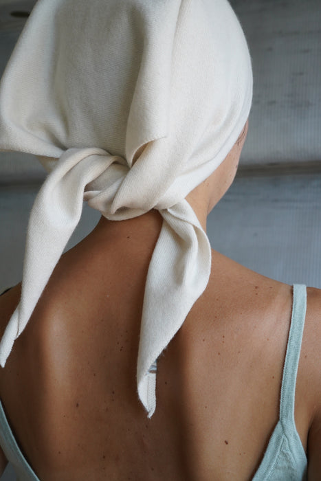 EXTREME CASHMERE<br>n°35 bandana<br>in BONE