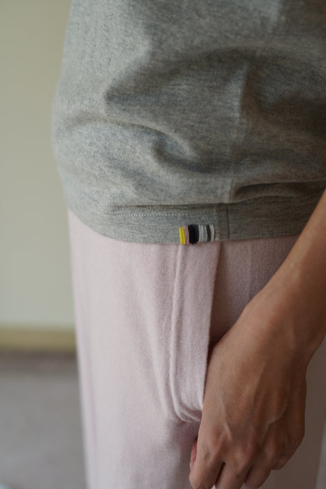 EXTREME CASHMERE<br>n°421 player <br>in GREY
