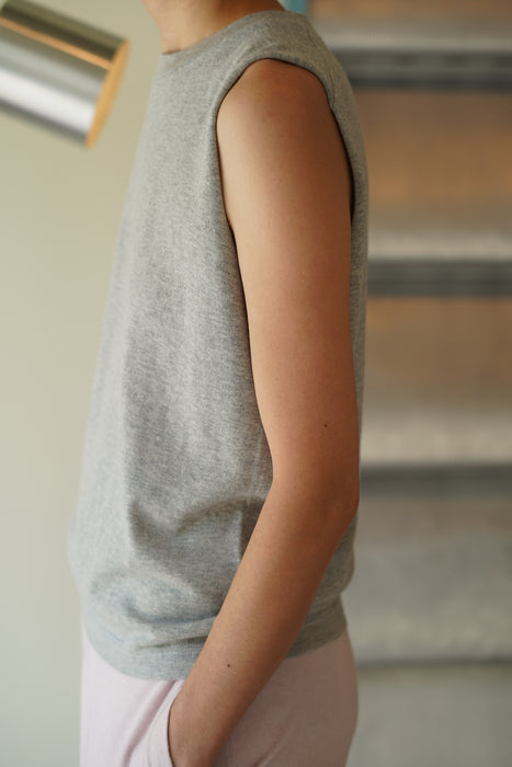 EXTREME CASHMERE<br>n°421 player <br>in GREY