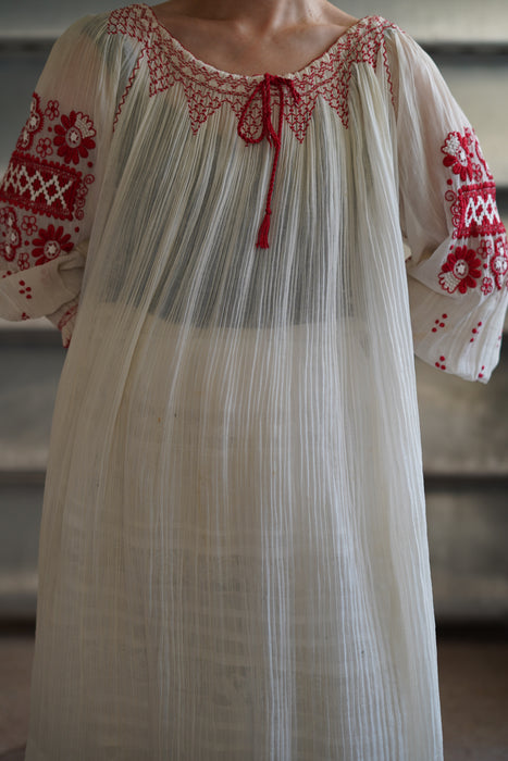 HOLD<BR><BR>VINATAGE<BR>ROMANIAN PEASANT TUNIC DRESS