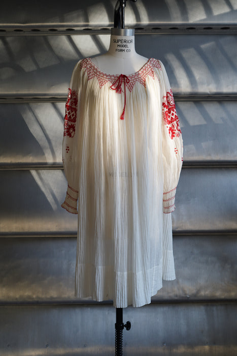HOLD<BR><BR>VINATAGE<BR>ROMANIAN PEASANT TUNIC DRESS
