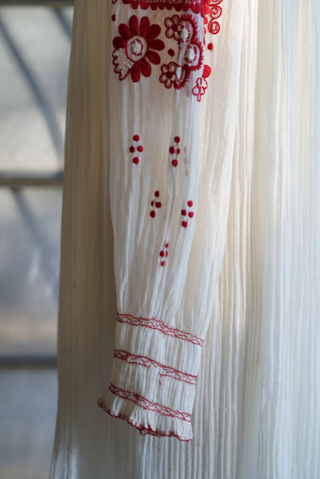 HOLD<BR><BR>VINATAGE<BR>ROMANIAN PEASANT TUNIC DRESS