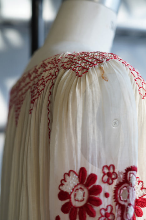 HOLD<BR><BR>VINATAGE<BR>ROMANIAN PEASANT TUNIC DRESS