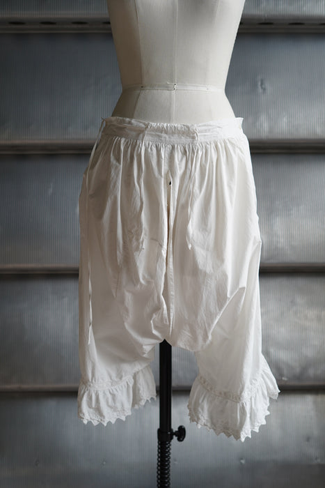 ANTIQUE<BR>FRENCH OPEN SLIT KNICKERS WITH RUFFLE TRIM