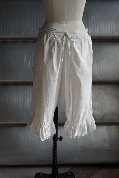 ANTIQUE<BR>FRENCH OPEN SLIT KNICKERS WITH RUFFLE TRIM