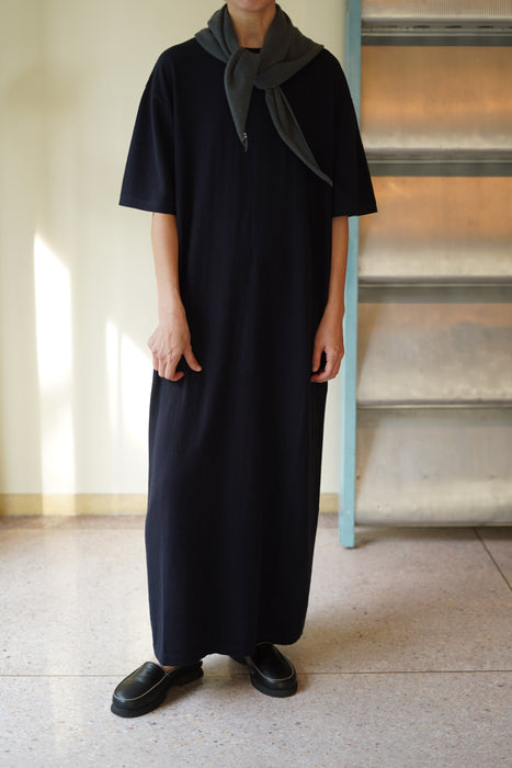 EXTREME CASHMERE<br>n°321 kris short<br>in NAVY<br><br>SOLD OUT