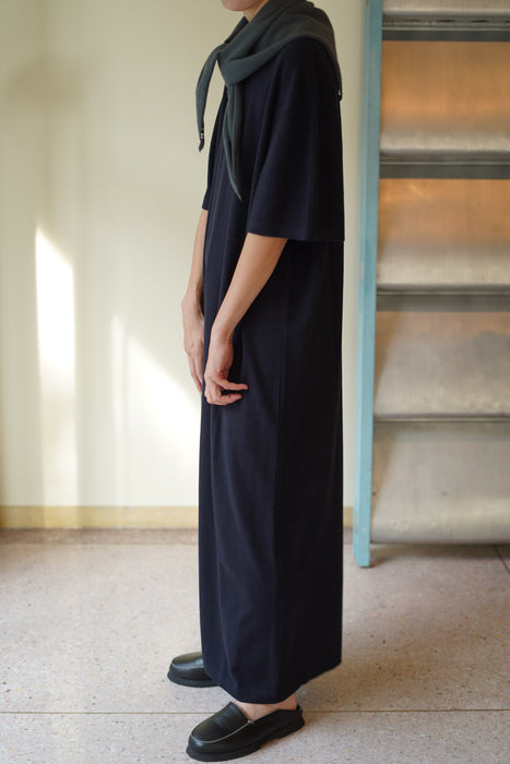 EXTREME CASHMERE<br>n°321 kris short<br>in NAVY<br><br>SOLD OUT