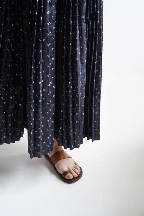 ANTIQUE<BR>SLOVAKIAN INDIGO PLEATED LONG SKIRT<BR><BR>SOLD OUT