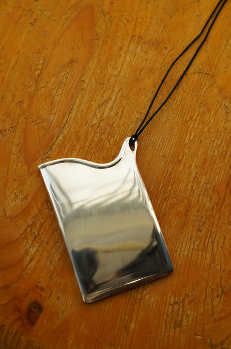 VINTAGE<BR>ELSA PERETTI for TIFFANY & CO.<BR>CARD HOLDER NECKLACE<BR><BR>SOLD OUT