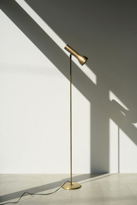 VINTAGE BRASS FLOOR LAMP<BR><BR>SOLD OUT