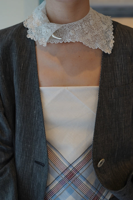 ANTIQUE<BR>CROCHET LACE COLLAR SQUARE/ SMALL<BR><BR>SOLD OUT