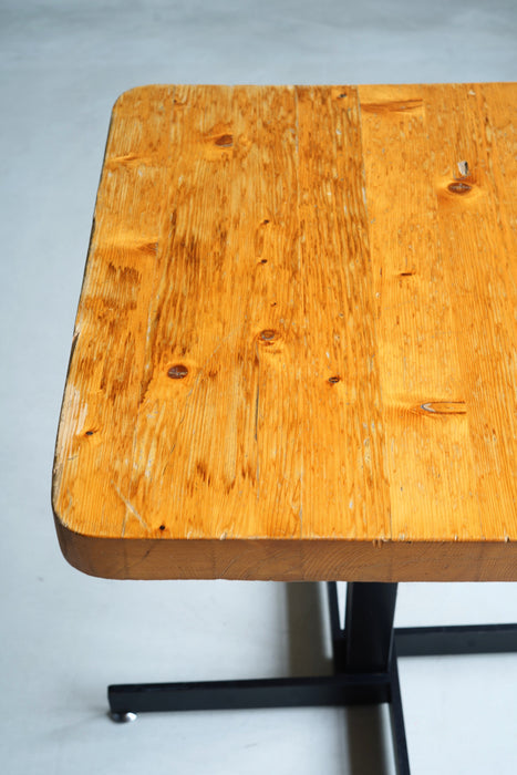 CHARLOTTE PERRIAND<BR>ADJUSTABLE TABLE FOR LES ARCS 1800