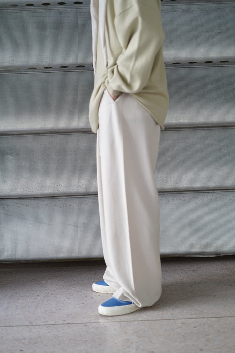 EXTREME CASHMERE<br>n°462 slouch<BR>in CHALK