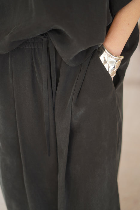 pelleq<br>black easy trousers <BR><BR>SOLD OUT