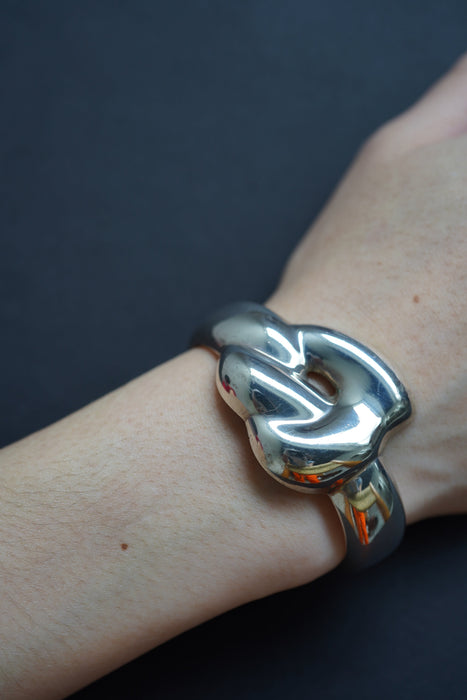 1978s<BR> ELSA PERETTI for TIFFANY & CO.<BR>KNOT HEART  CUFF