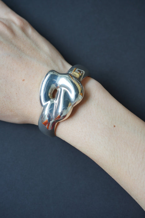 1978s<BR> ELSA PERETTI for TIFFANY & CO.<BR>KNOT HEART  CUFF