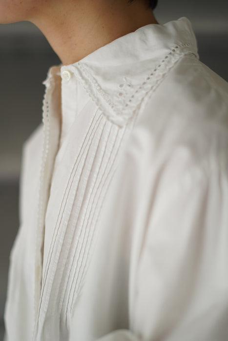 ANTIQUE<BR>COTTON LACE BLOUSE<BR><BR>SOLD OUT
