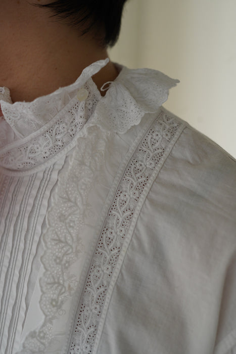 ANTIQUE<BR>COTTON RUFFLE NECK BLOUSE <BR><BR>SOLD OUT