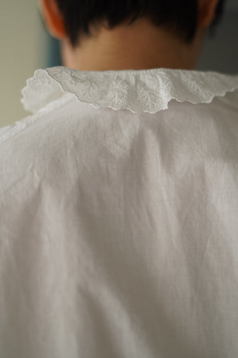 ANTIQUE<BR>COTTON RUFFLE NECK BLOUSE <BR><BR>SOLD OUT