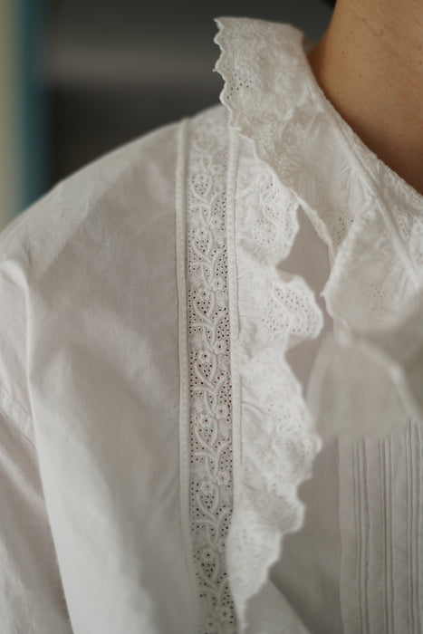 ANTIQUE<BR>COTTON RUFFLE NECK BLOUSE <BR><BR>SOLD OUT