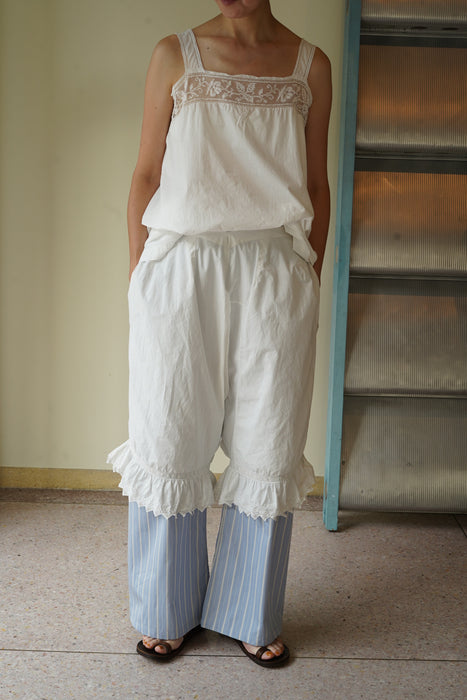 ANTIQUE<BR>FRENCH OPEN SLIT KNICKERS WITH RUFFLE TRIM