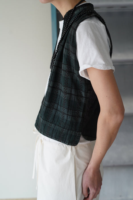 VINTAGE<BR>FOLK GILET<BR><BR>SOLD OUT