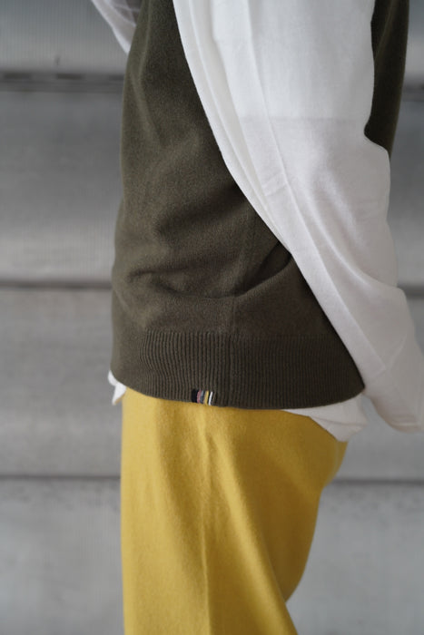 EXTREME CASHMERE<br>n°455 bos<br>in ARMY