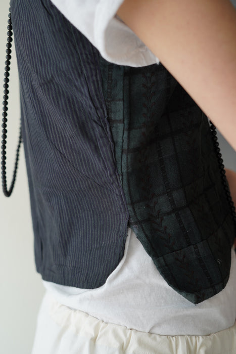 VINTAGE<BR>FOLK GILET<BR><BR>SOLD OUT