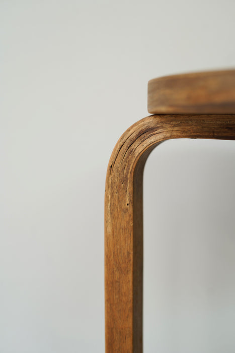 HOLD<BR><BR>ALVAR AALTO<BR>STOOL60  30S