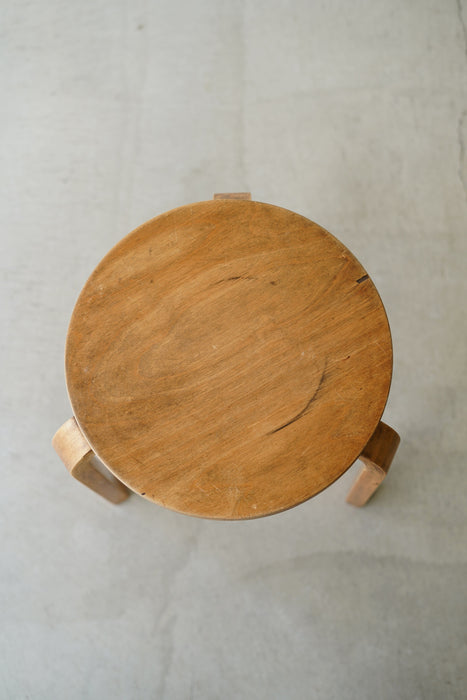 HOLD<BR><BR>ALVAR AALTO<BR>STOOL60  30S