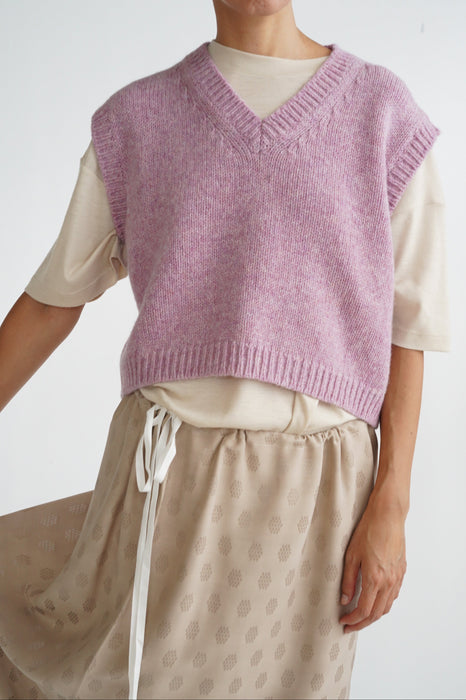 CRISTASEYA<br>CROPPED SHETLAND GILET<br>in PINK