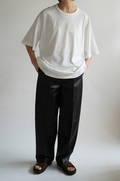 pelleq<br>standard T<br>WHITE<br><br>SOLD OUT