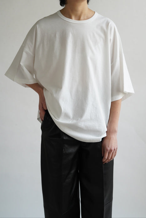 pelleq<br>standard T<br>WHITE<br><br>SOLD OUT