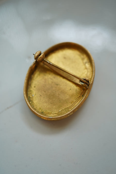 ANTIQUE<BR>CAMEO BROOCH<BR><BR>SOLD OUT