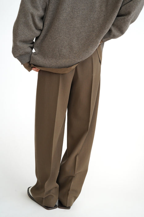 CRISTASEYA<br>DOUBLE PLEATED WIDE PANTS <br>in BROWN