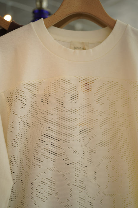 JONNLYNX<br>MESH FLOWER TEE