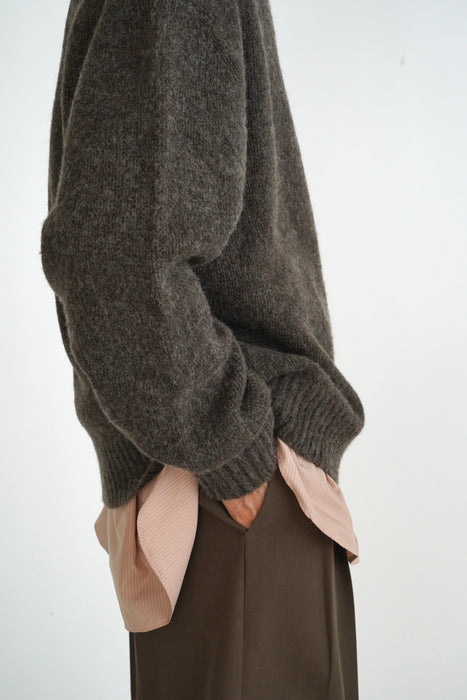 CRISTASEYA<br>PADDED COLLAR SHETLAND OVERSIZED SWEATER<br>in TAUPE