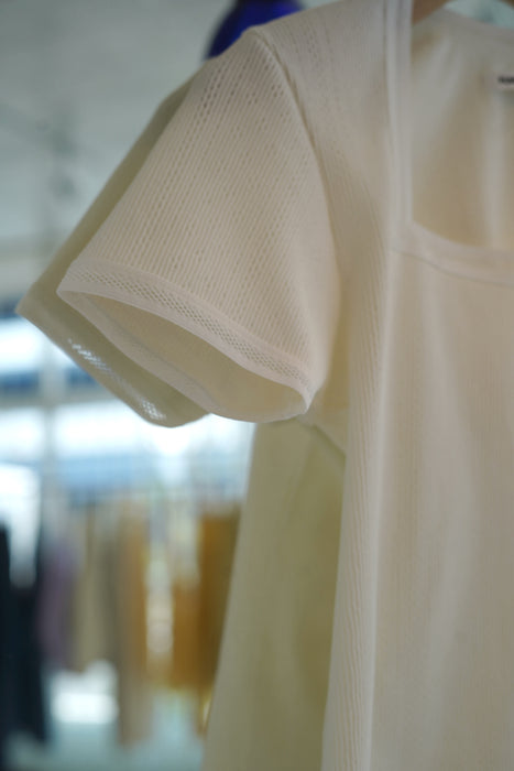 FUMIKA_UCHIDA<br>EYELET RIB STITCH SQUARE-NECK T-SHIRT