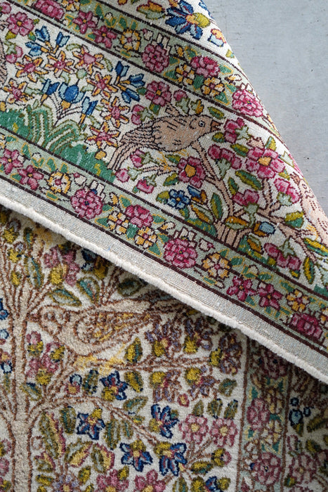VINTAGE<BR>KERMAN RABBIT&BIRDS RUG<BR>W253cm X D142cm<BR><BR>SOLD OUT