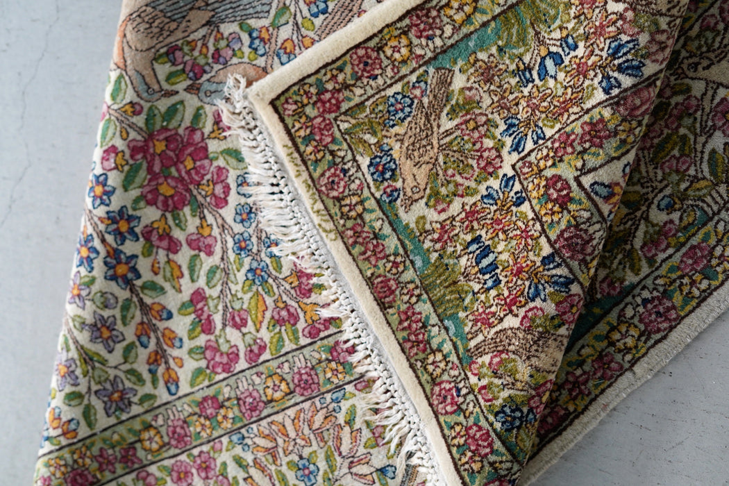 VINTAGE<BR>KERMAN RABBIT&BIRDS RUG<BR>W253cm X D142cm<BR><BR>SOLD OUT
