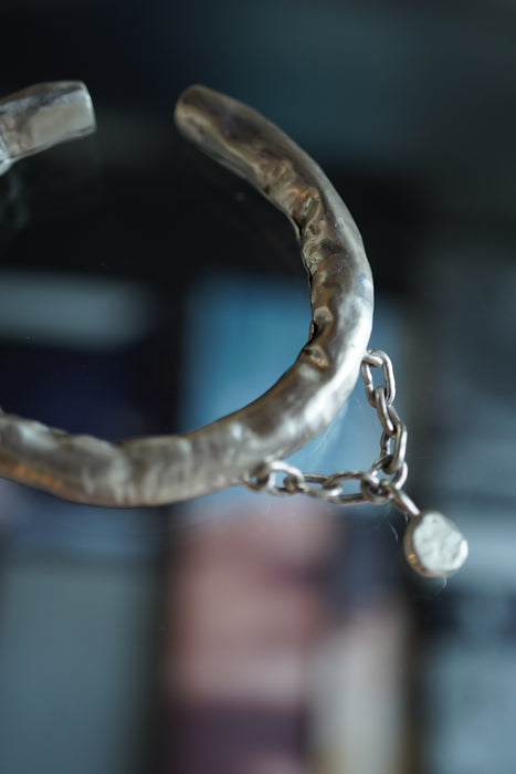 Zoe Mohm for CRISTASEYA<BR>HAMMERED BRACELET<BR><BR>SOLD OUT