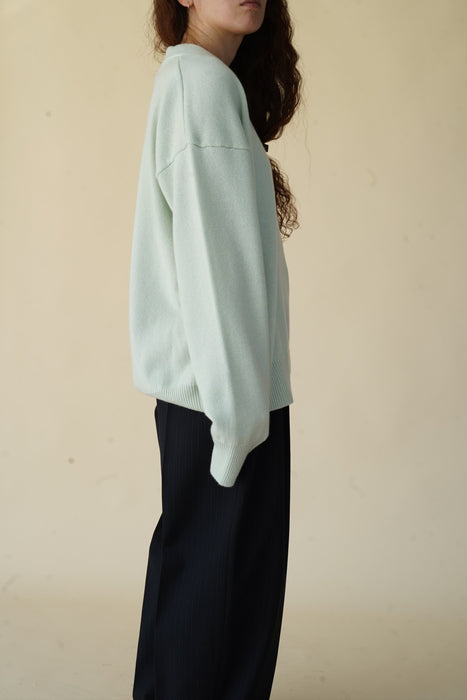 CRISTASEYA<br>OVERSIZED CASHMERE SWEATER WITH DRAPED COLLAR<br>in MINT